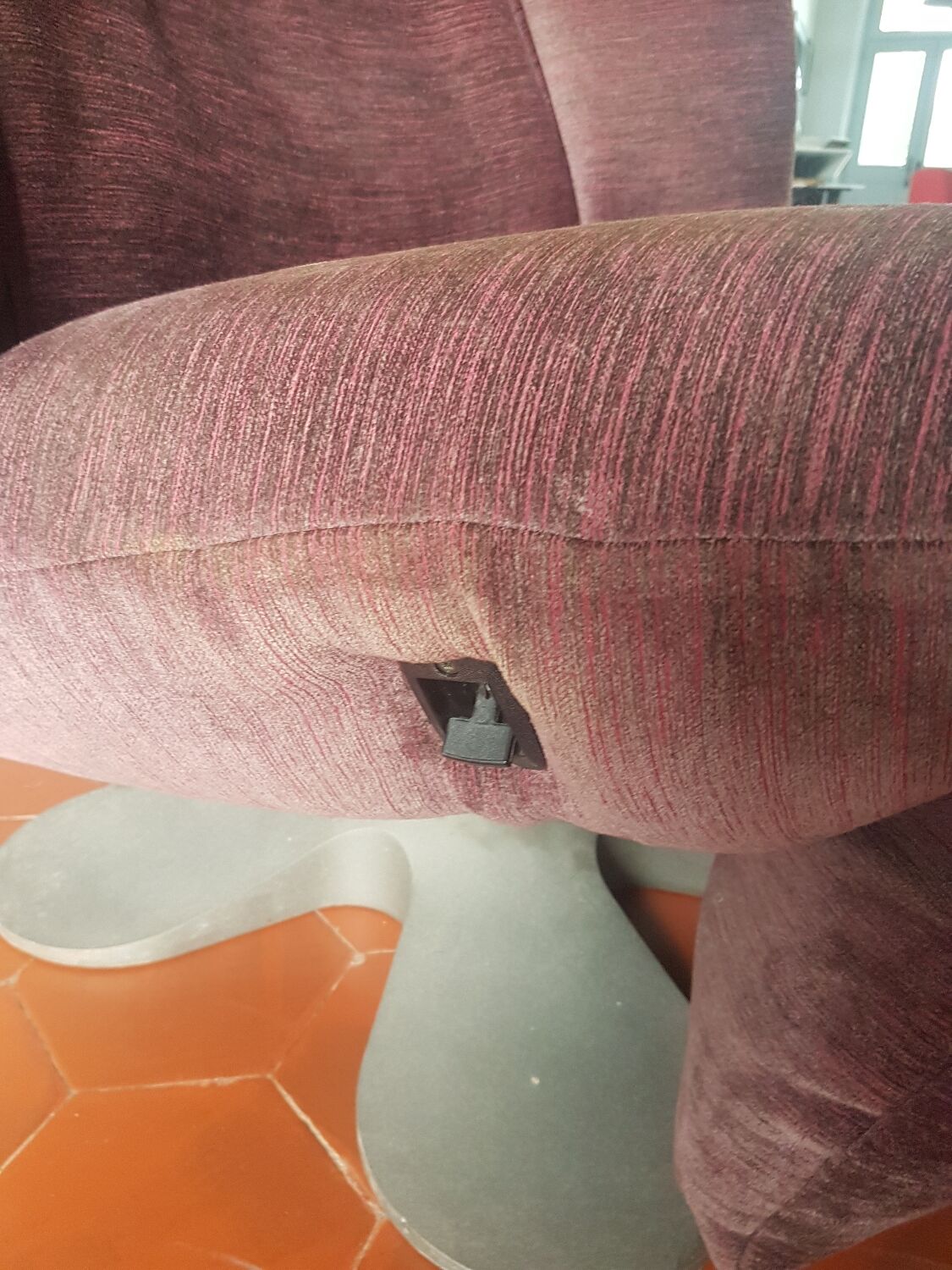 Le Paresseux armchair by Pascal Mourgue, Ligne Roset