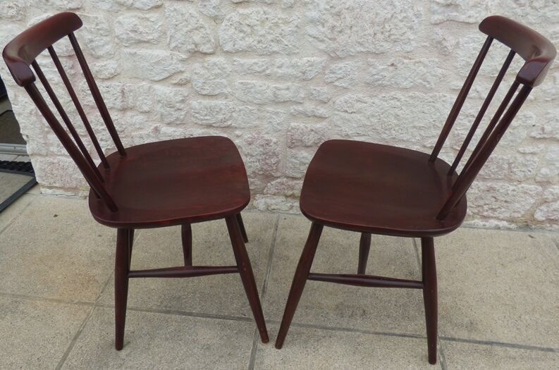 Paire de chaises à barette de style Baumann en bois patinés