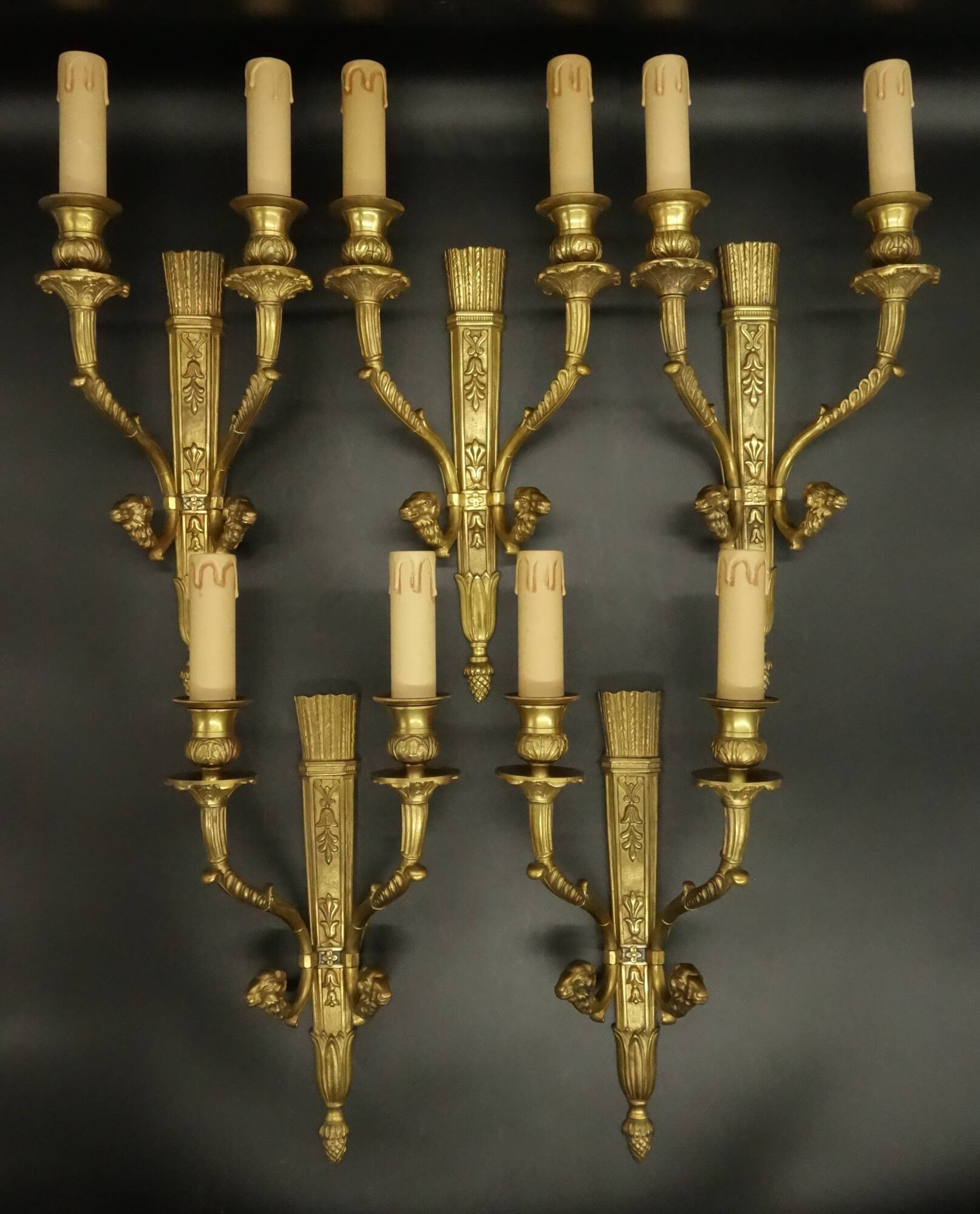 Set of 5 large sconces, quivers and ram's heads, Louis XVI style - bronze