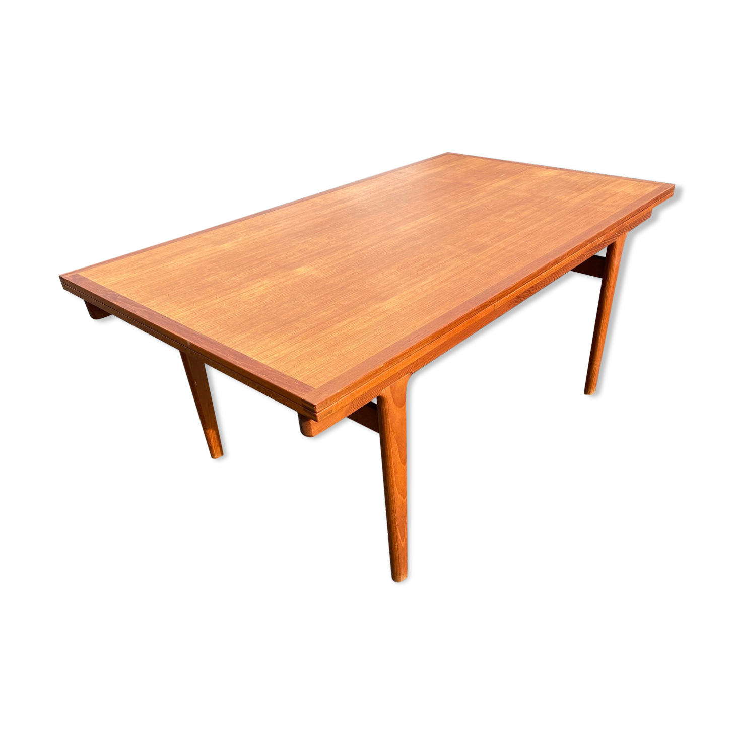 Niels calf otto dining table with extensions