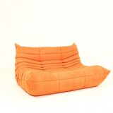 Sofa Togo conçu par Ligne Roset Petit Canapé Couleur Orange Juteux