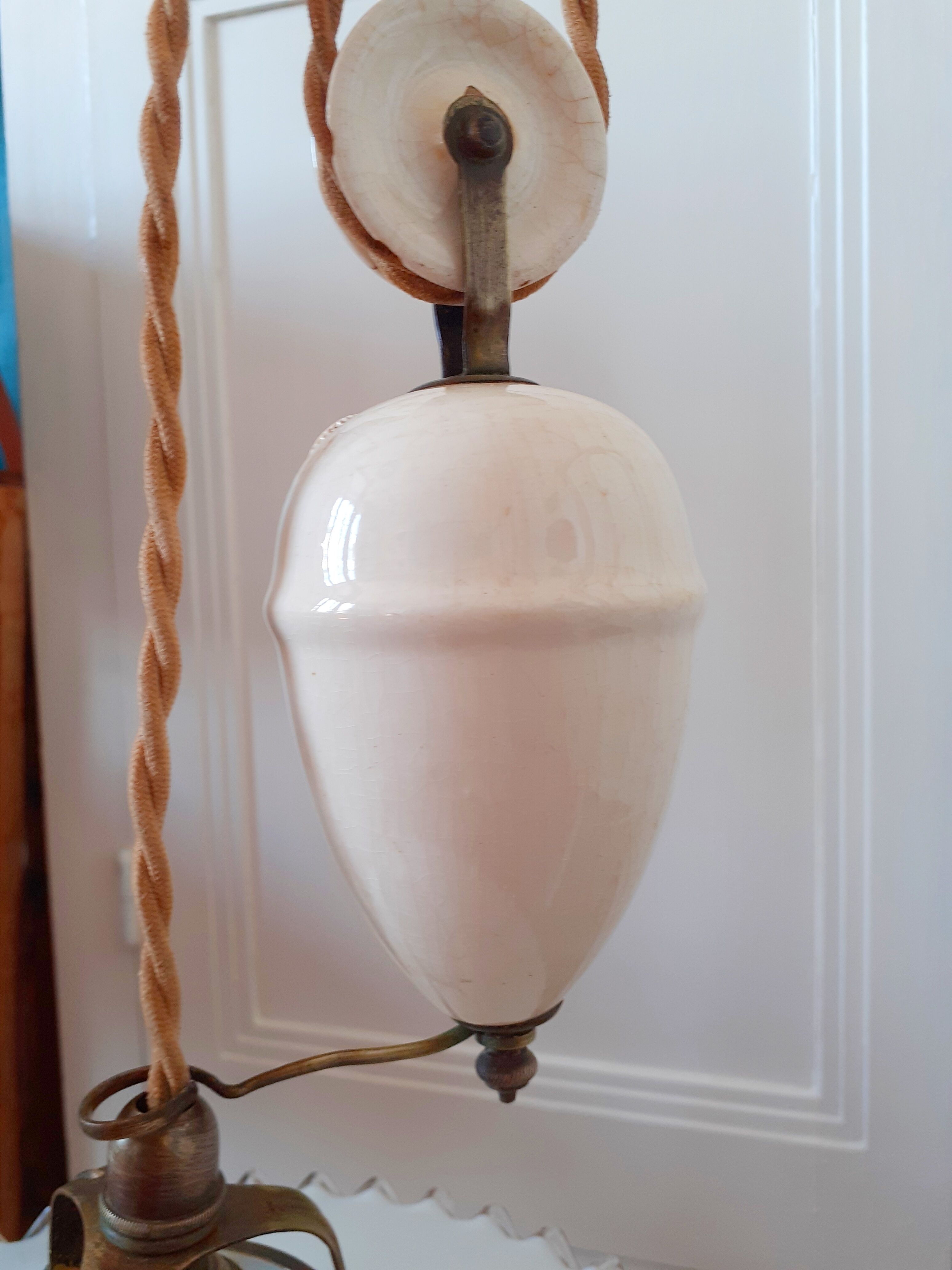 Counterweight suspension