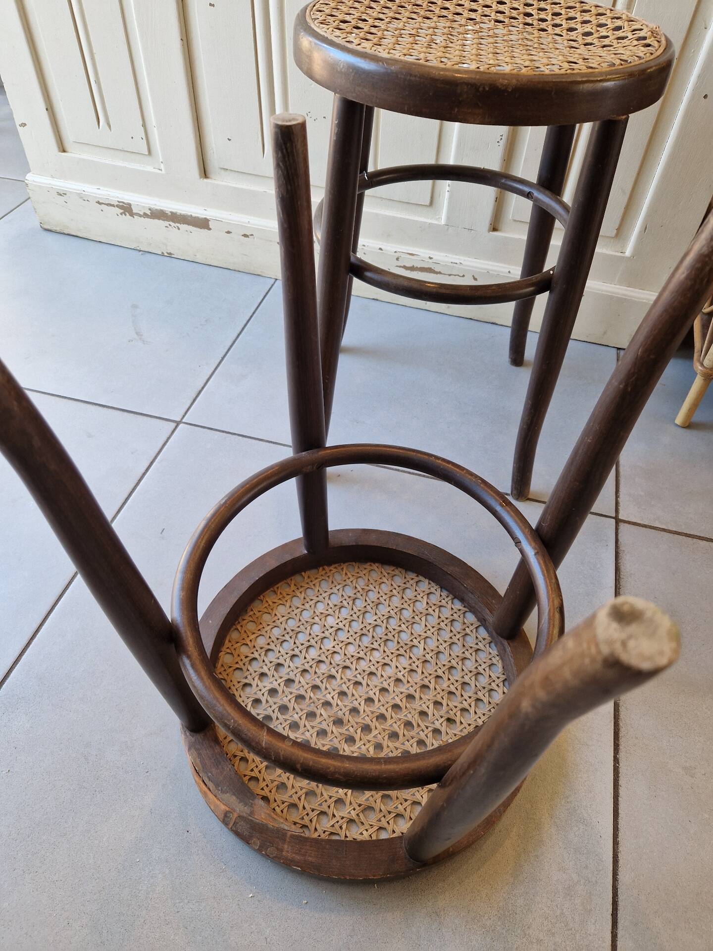 Lot De 2 Tabourets En Cannage Style Thonet