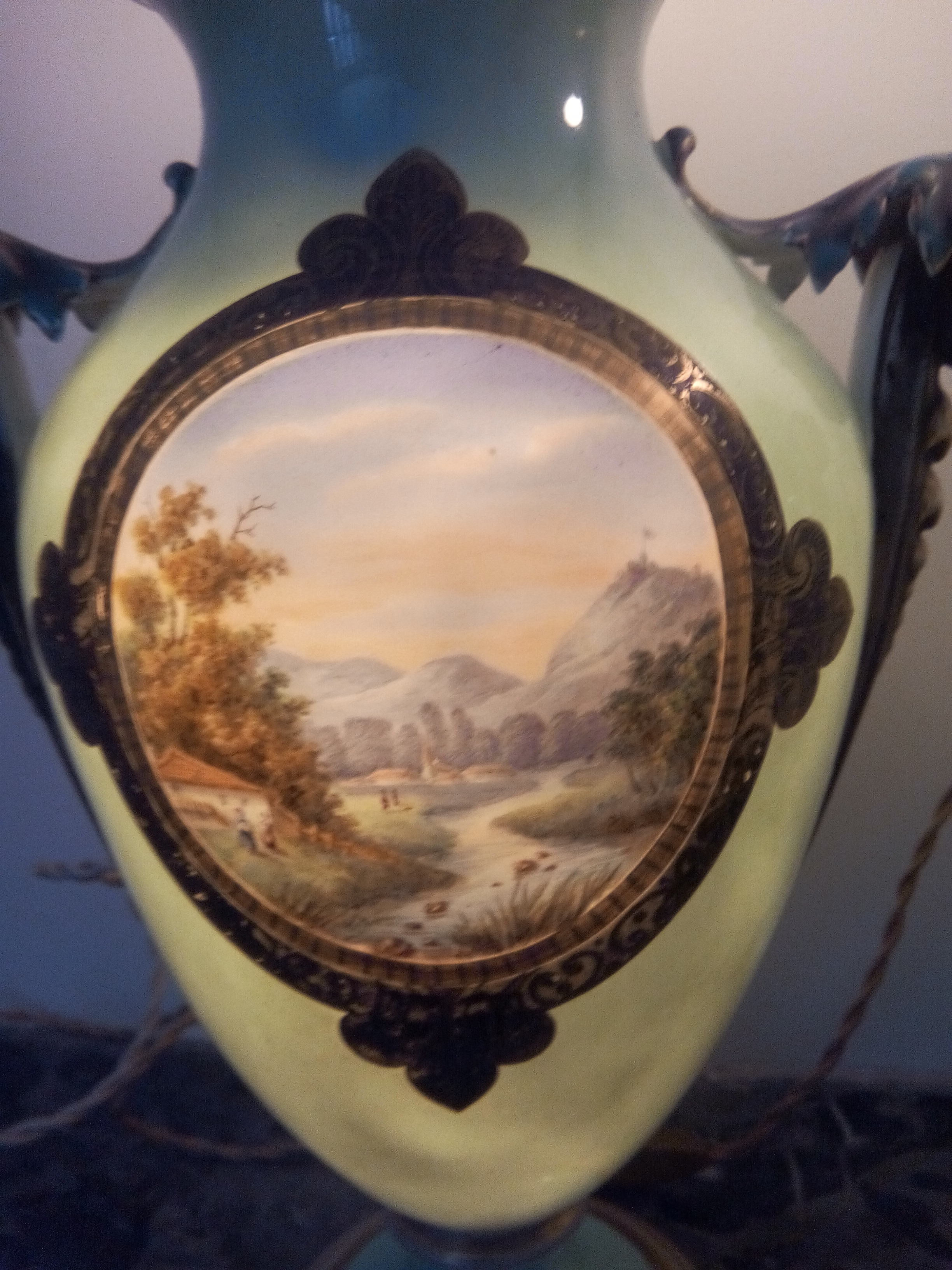 Pair of legs of porcelain lamps from Paris