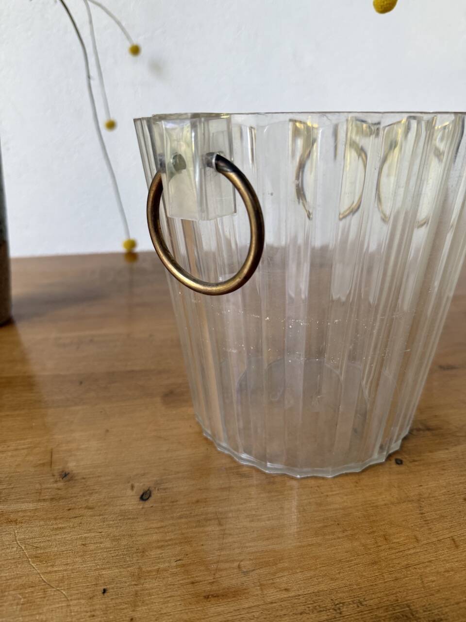 3 seaux à champagne en plexiglas transparent et doré, 1970