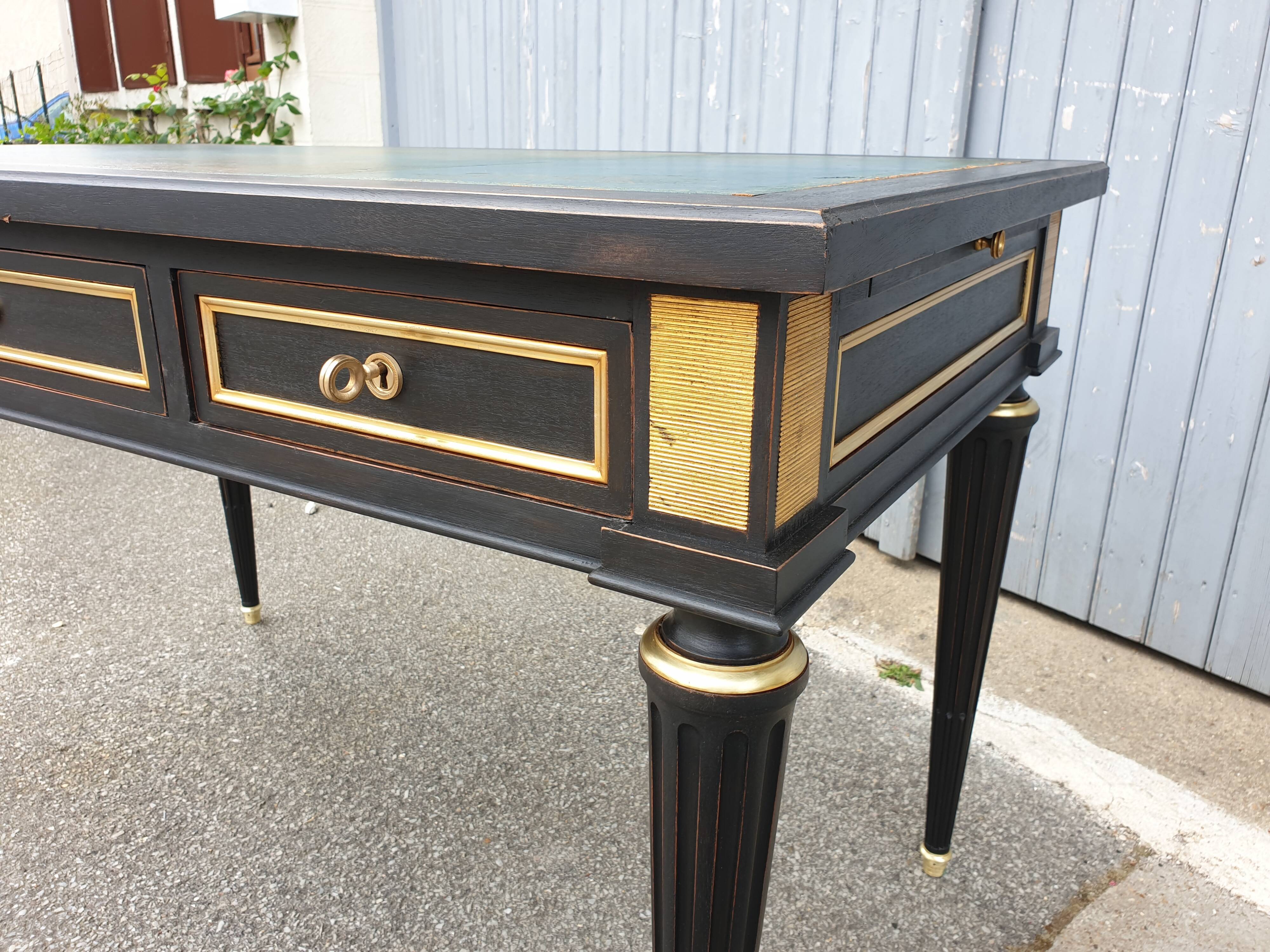 Bureau Louis XVI