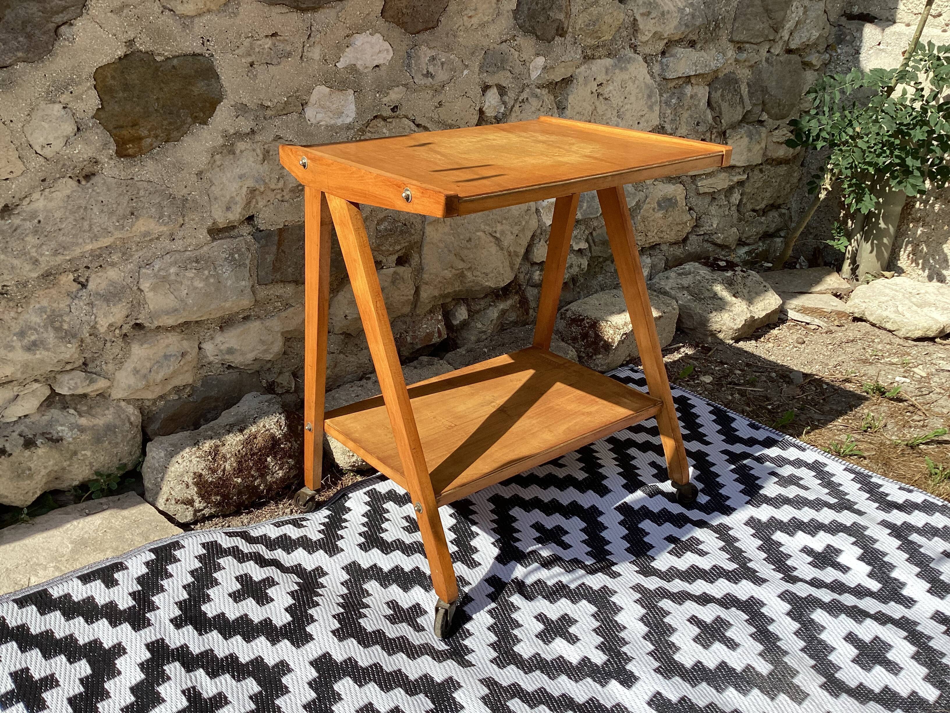 Side table compass foot