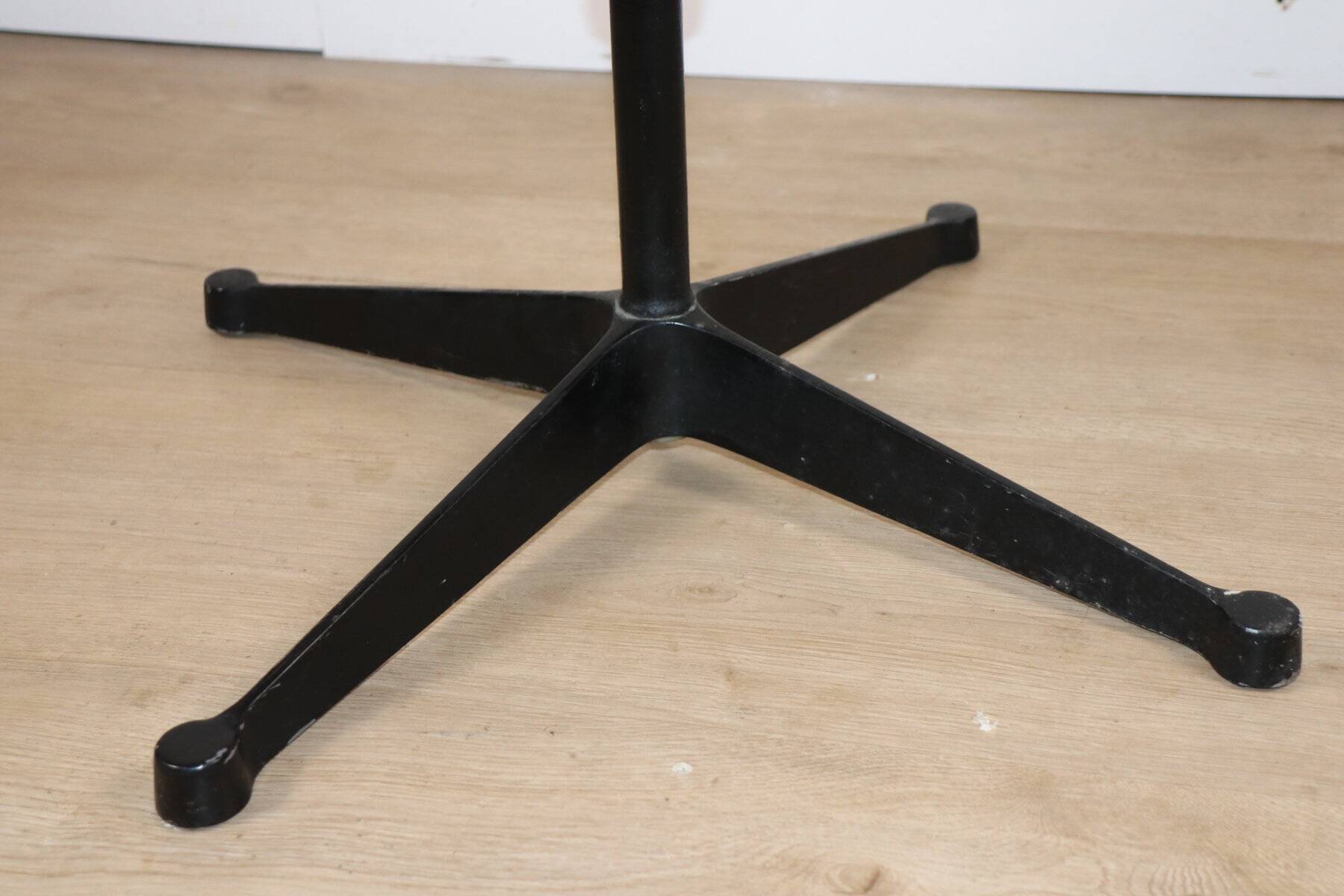 Chaise Eames Herman Miller - Fibre de verre pivotante réglable - 1960