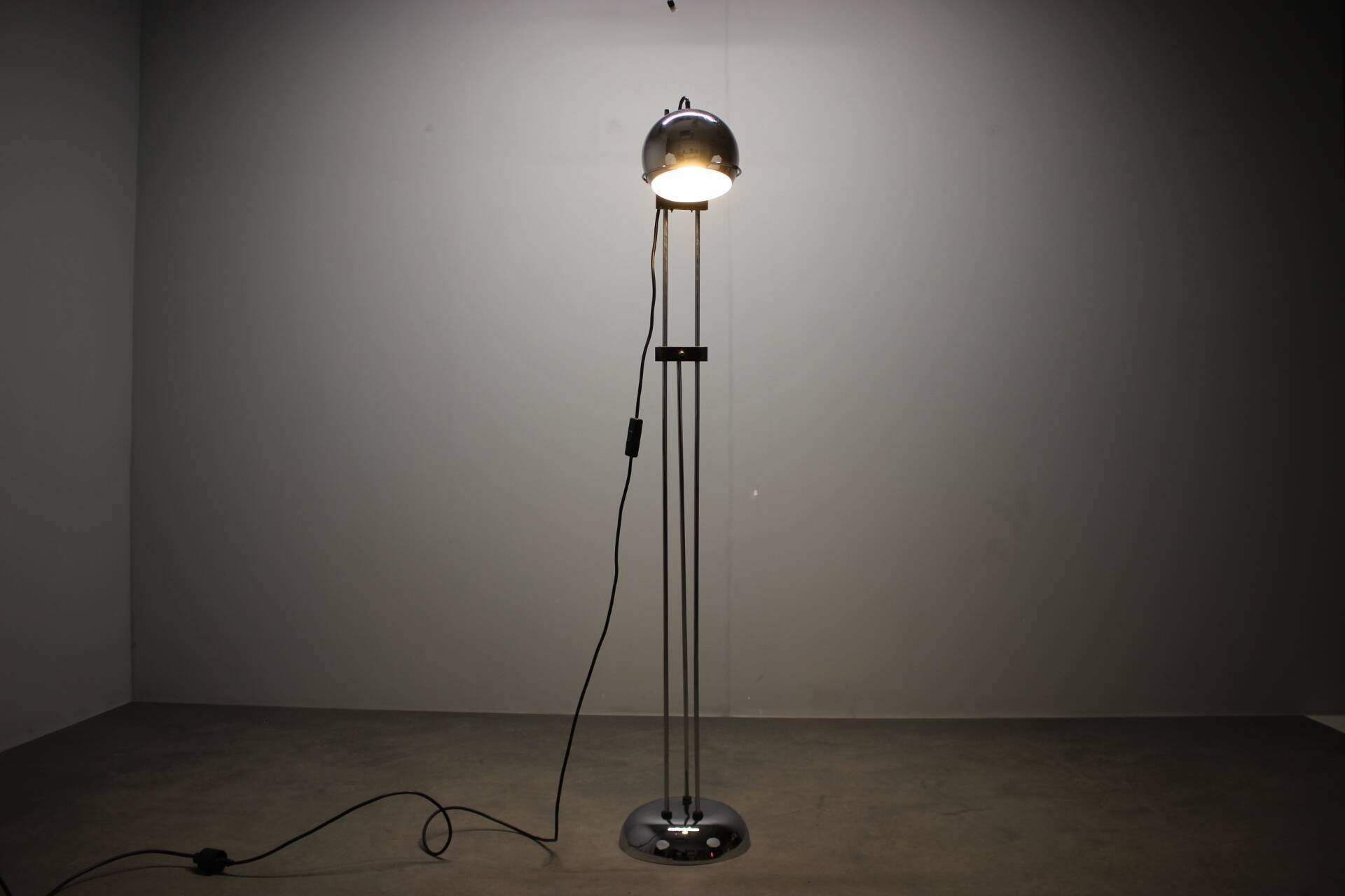 Lampadaire italien réglable en chrome Space Age, années 1960
