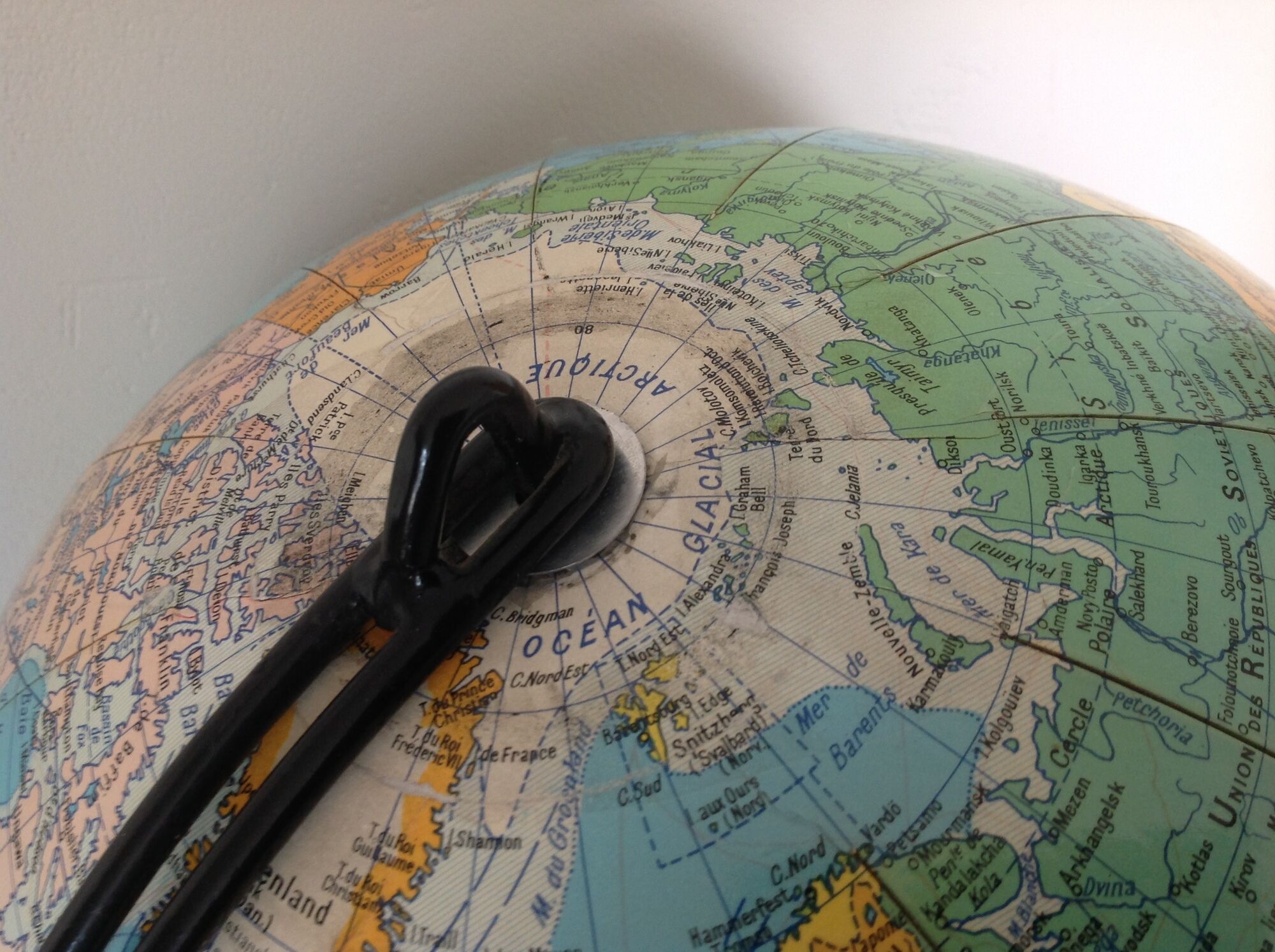 Girard Barrère cardboard globe with tripod foot /vintage 50-60s