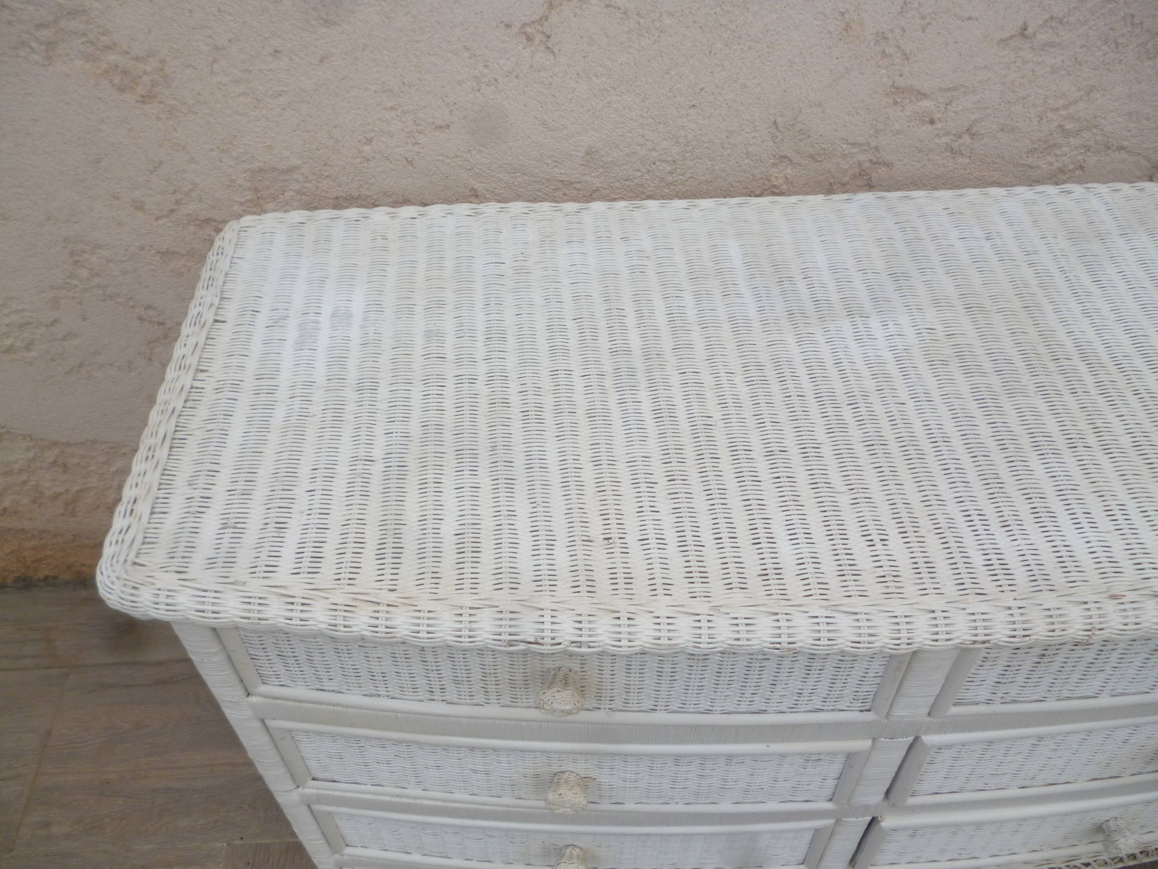 Commode blanche rotin osier incurvé