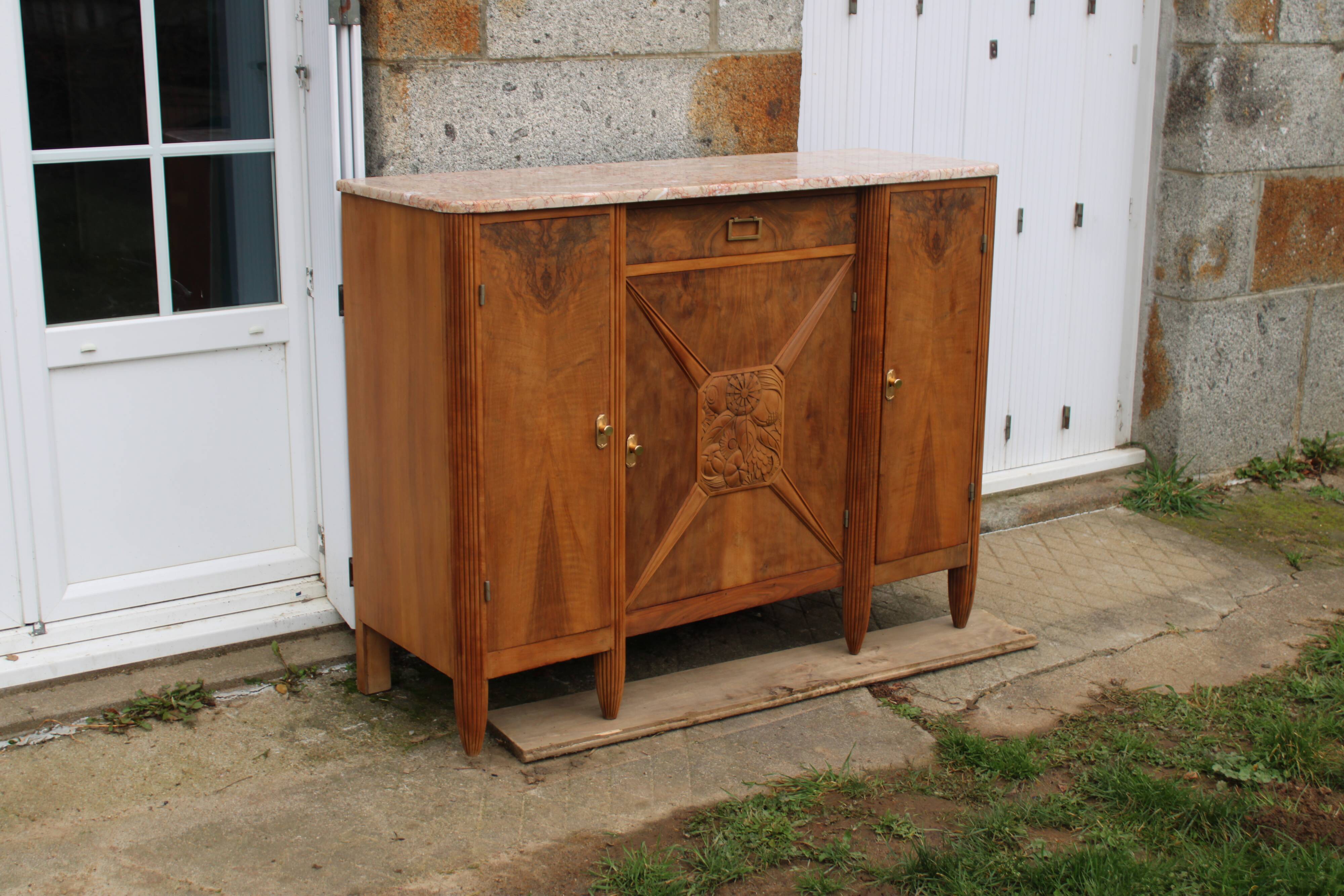 Art Deco sideboard in solid walnut and veneer – pink marble top