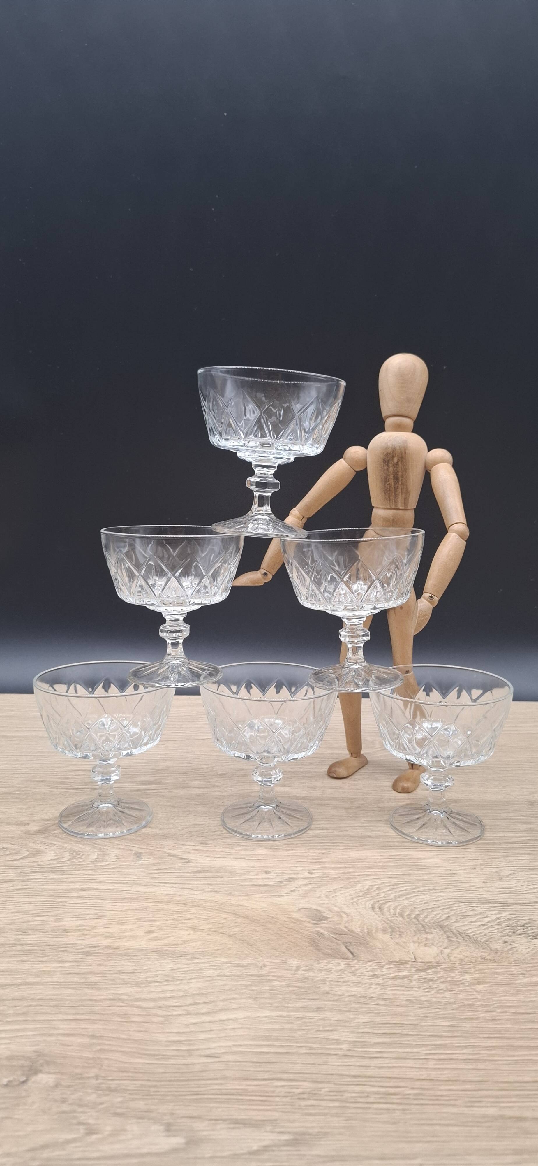 Set of 6 chiseled sparkling wine glasses