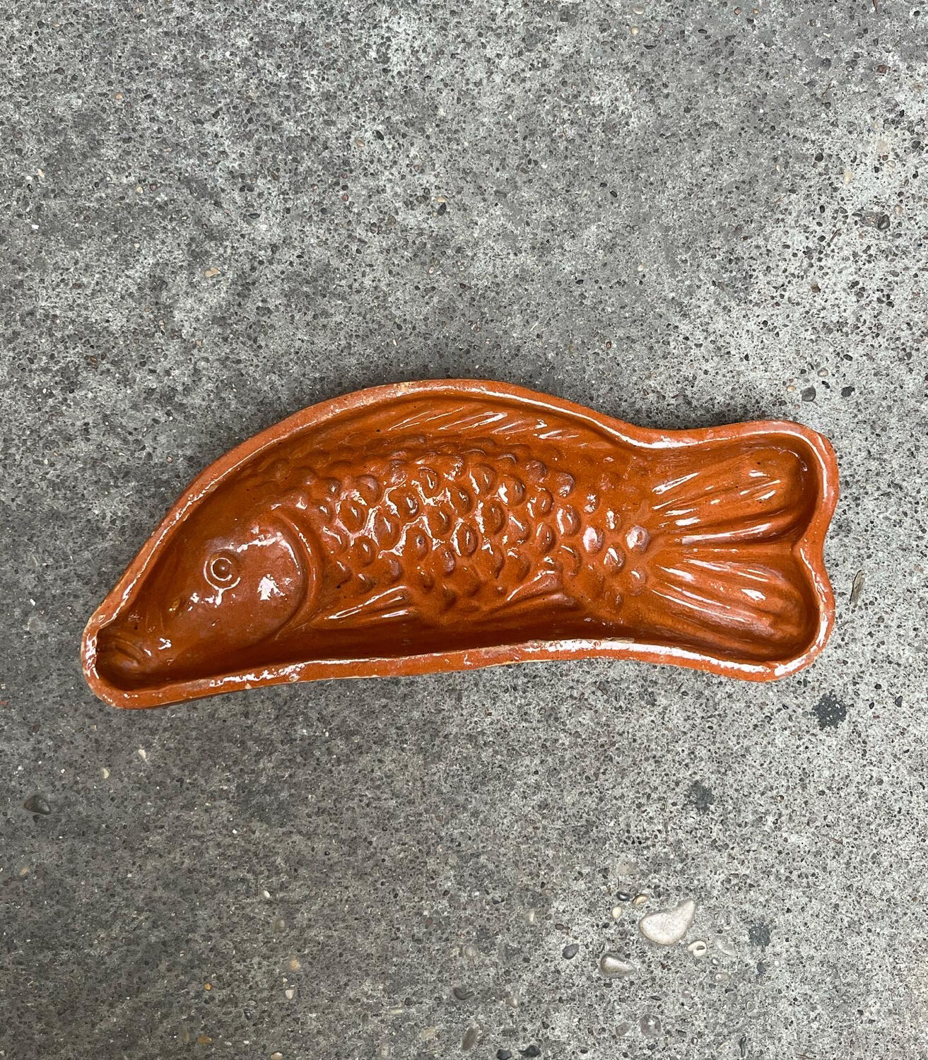 Pastry mold / empty old terracotta pocket