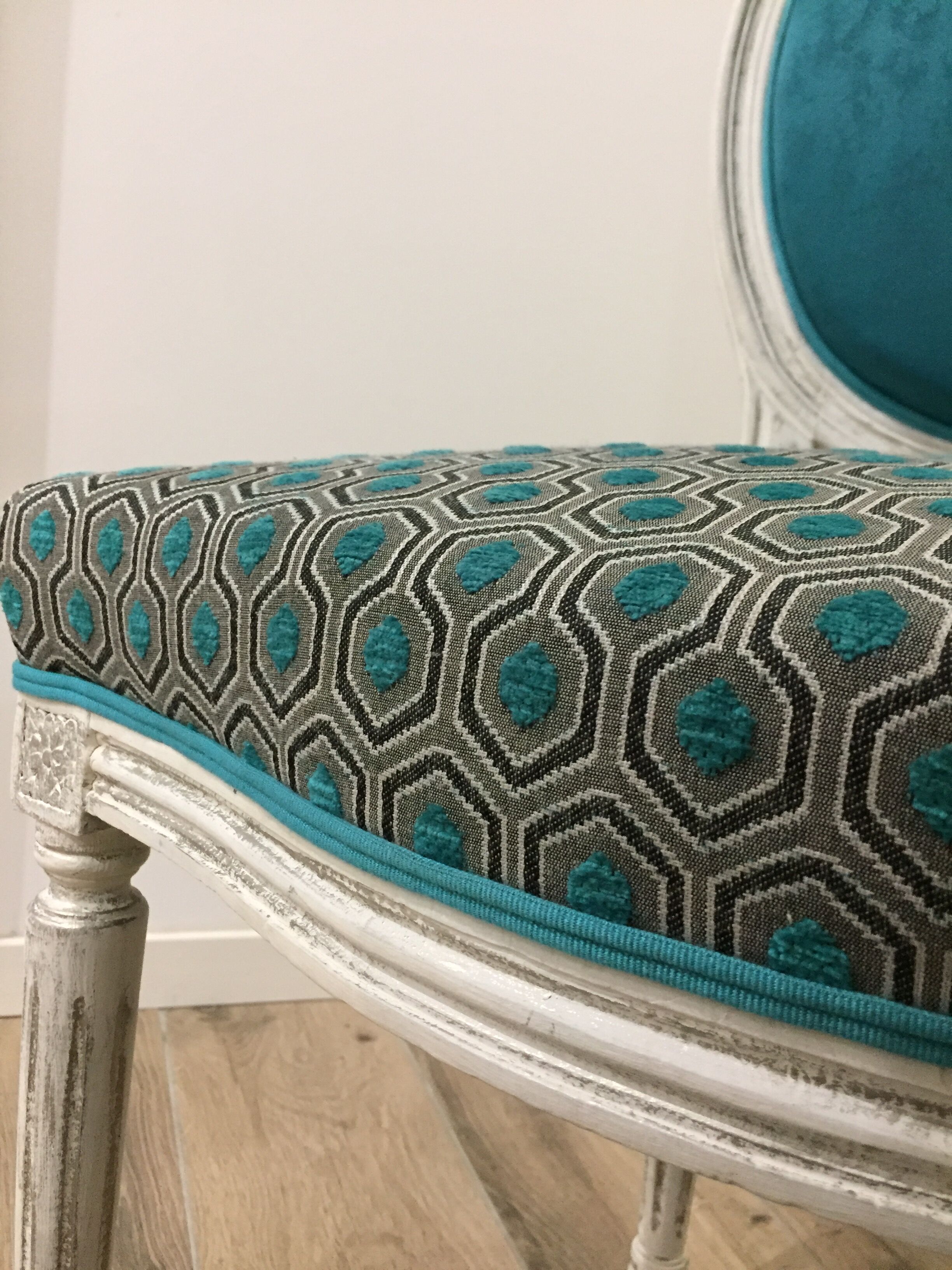 Louis XVI medallion folder chair