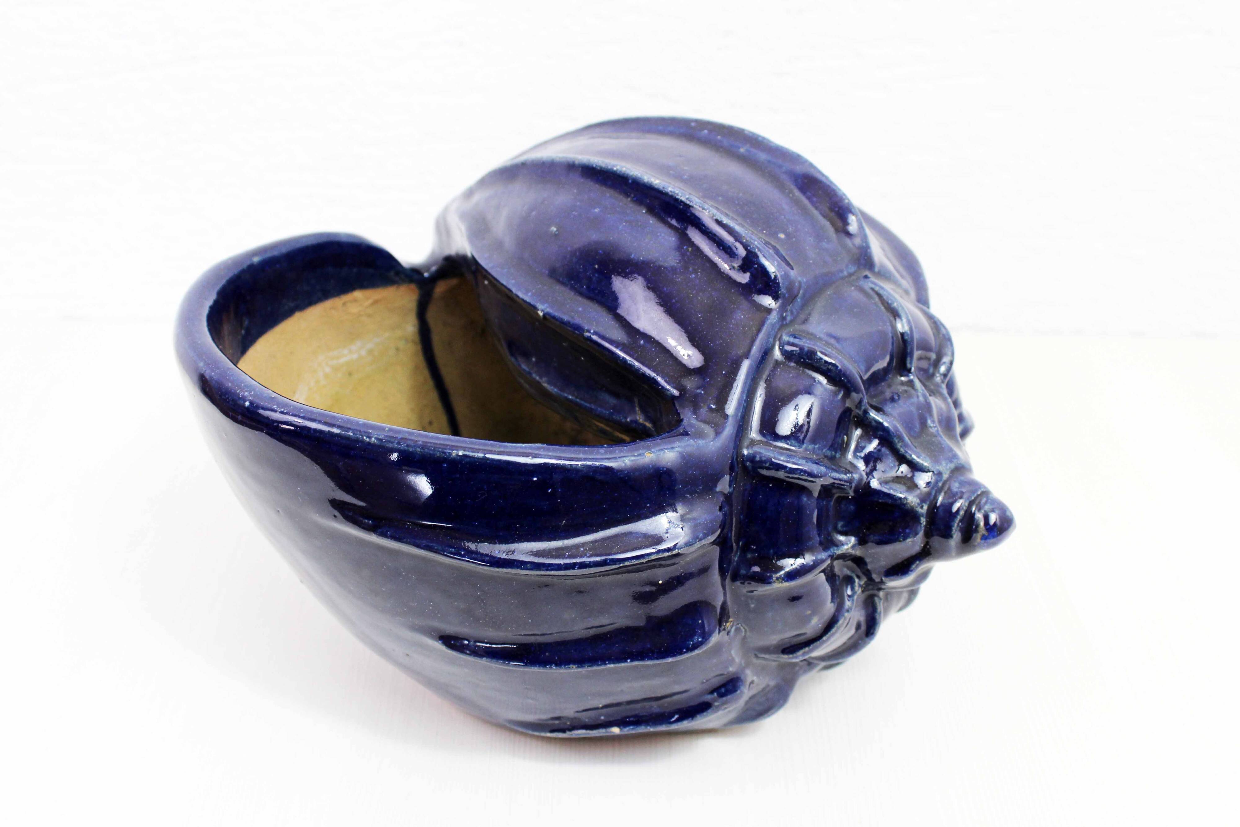 “Shell” ceramic flower pot