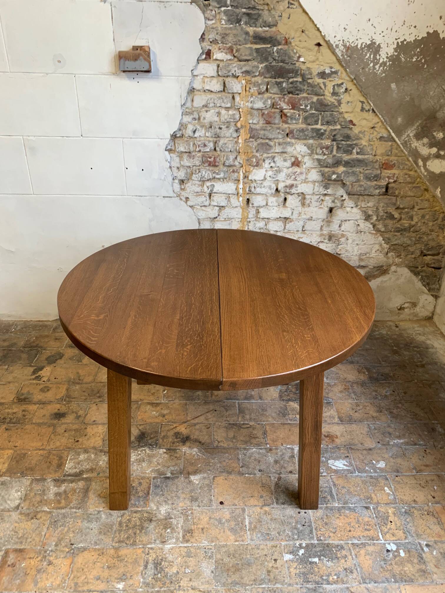 Table à manger extensible en chêne massif, des années 1950-60, style brutaliste