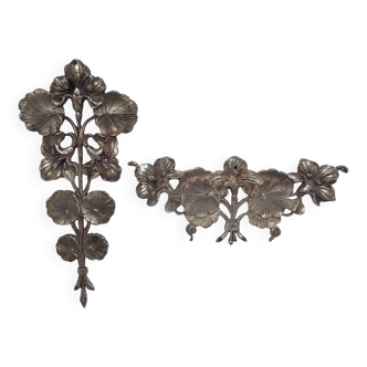 Deux ornements bronze mobilier décor floral début XXème
