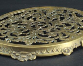 Brass table mat