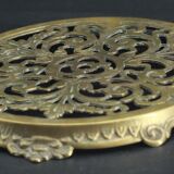 Brass table mat