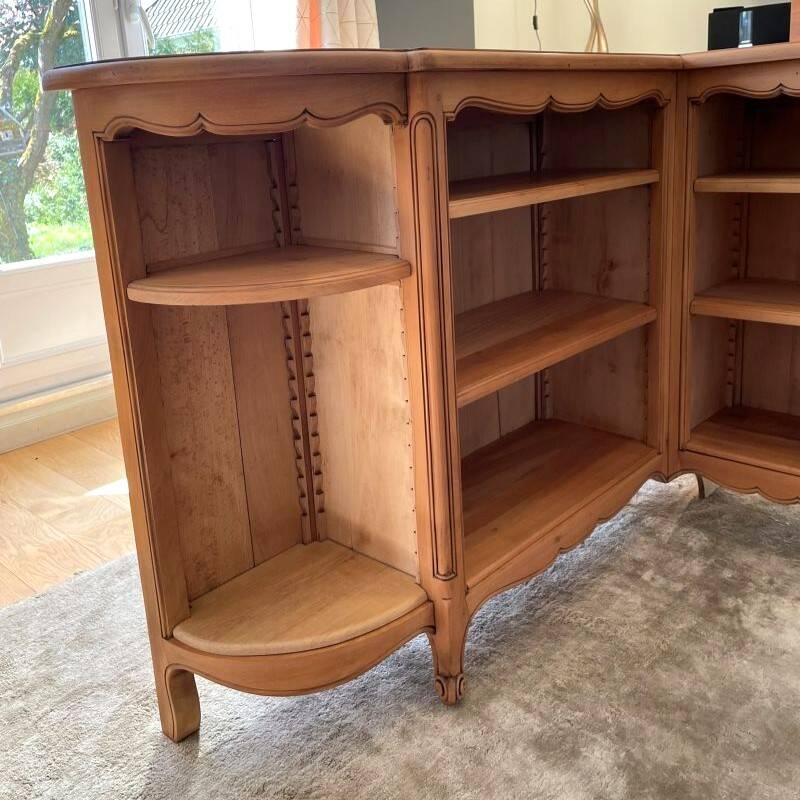 Vintage wooden corner shelf – chic country style