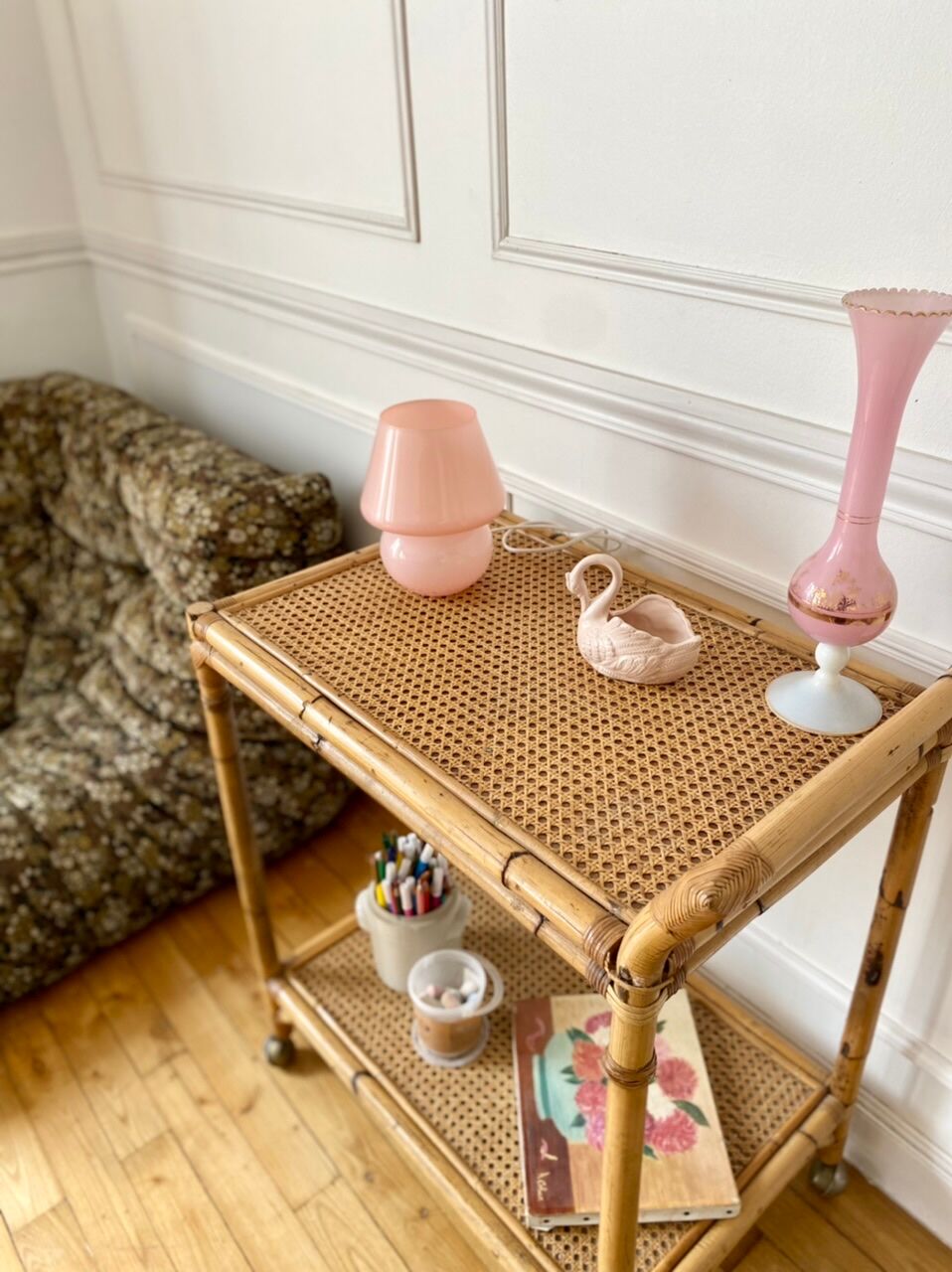 Vintage rattan service