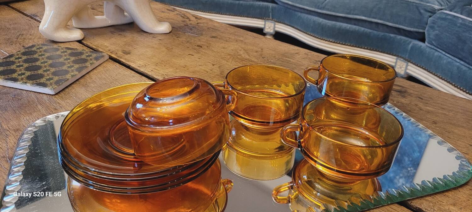 Tasses déjeuner 70's