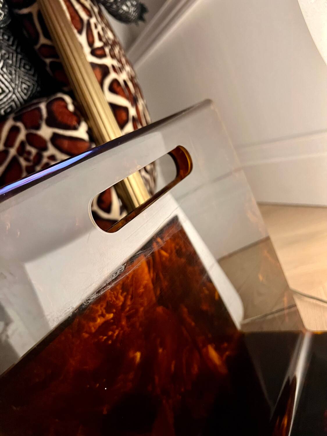 Plexiglas magazine holder