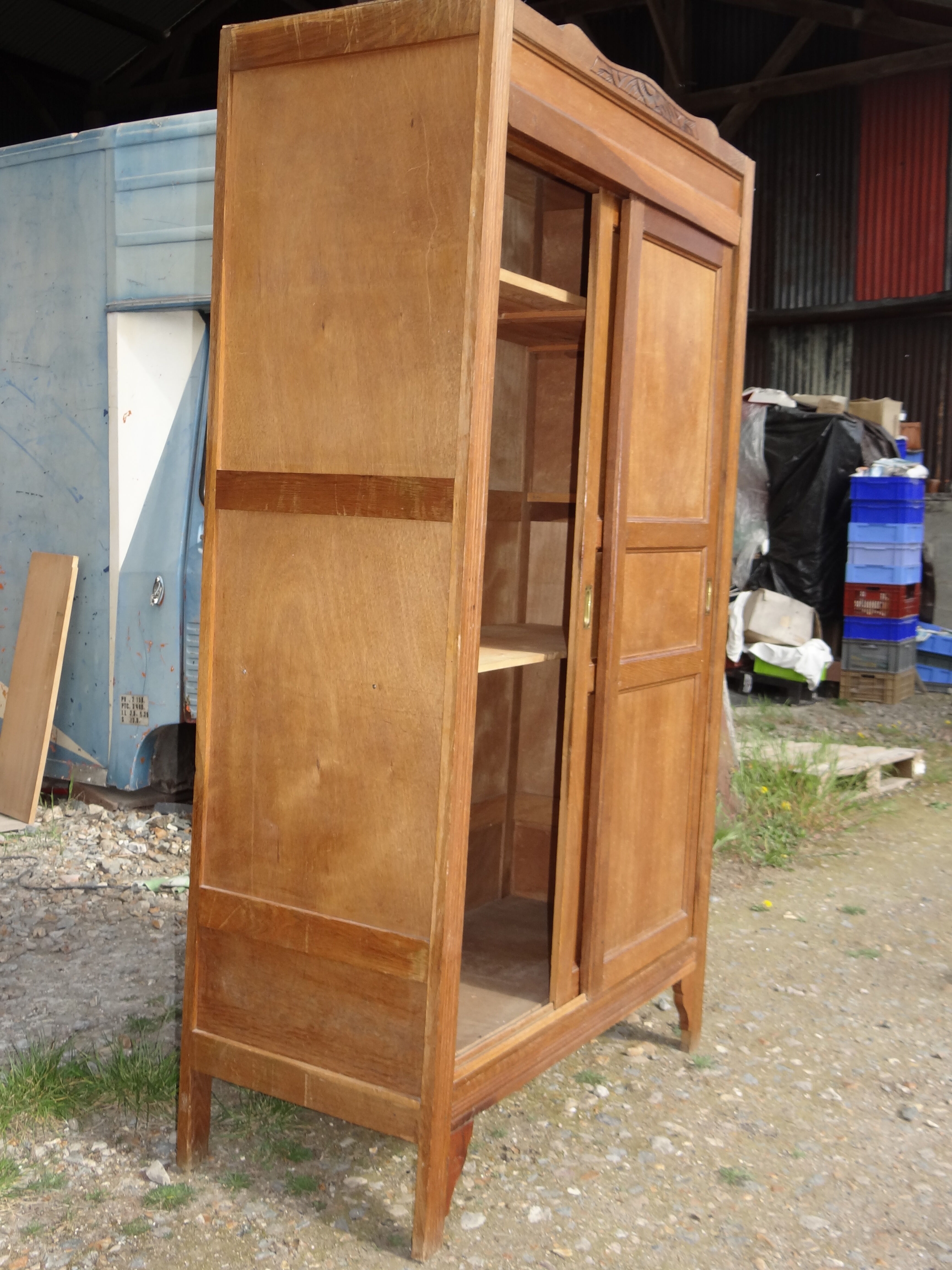 Armoire parisienne porte coulissantes