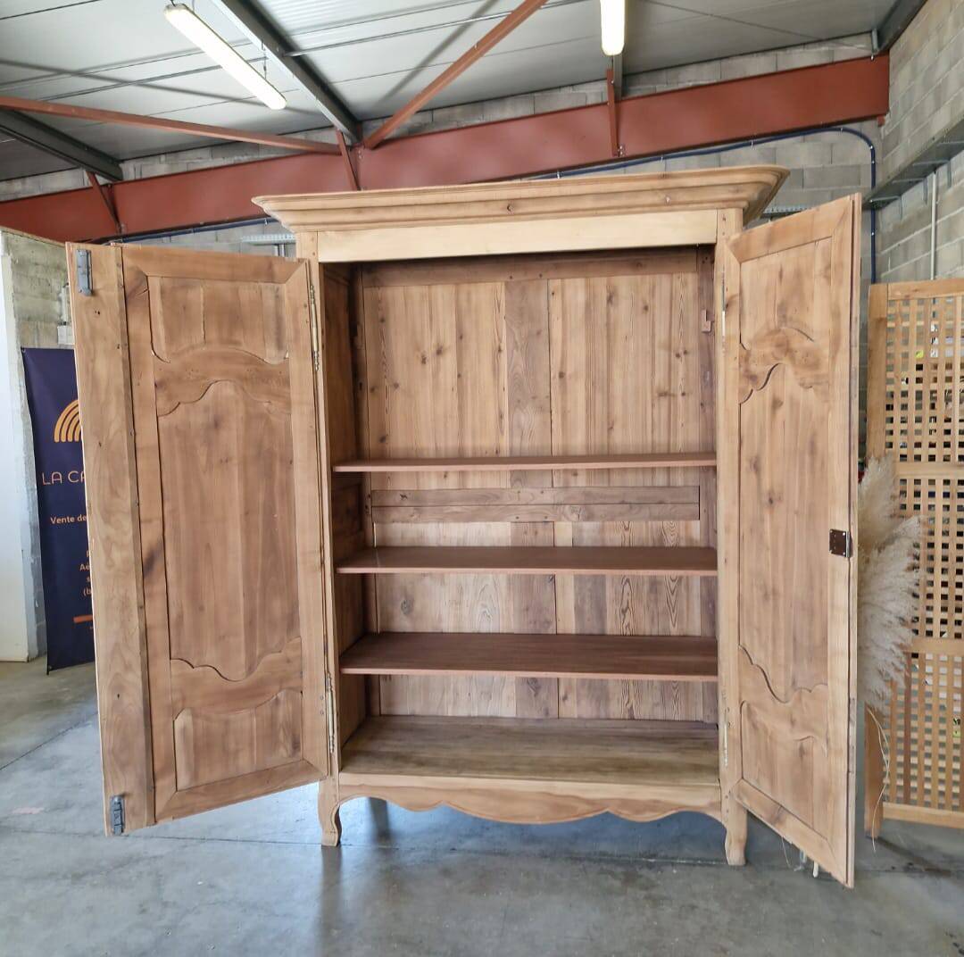 Antique cherry wood wardrobe – fully sandblasted