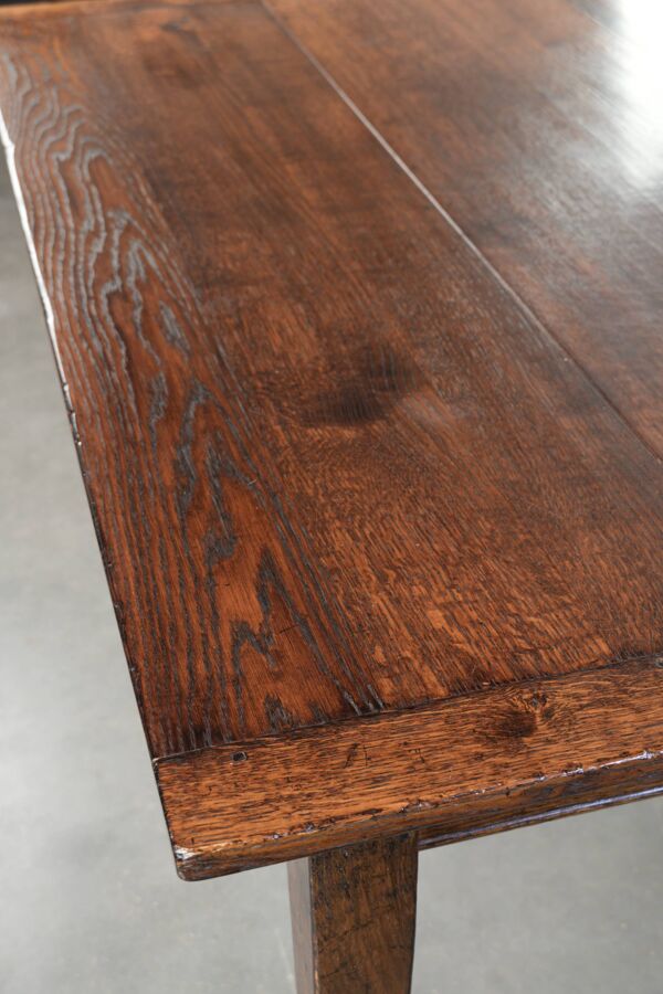 Ancien table à manger carrée en chêne des années 1950 avec 2 tiroirs.