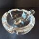 Cendrier moderniste en cristal signé Daum Nancy France avec pilon