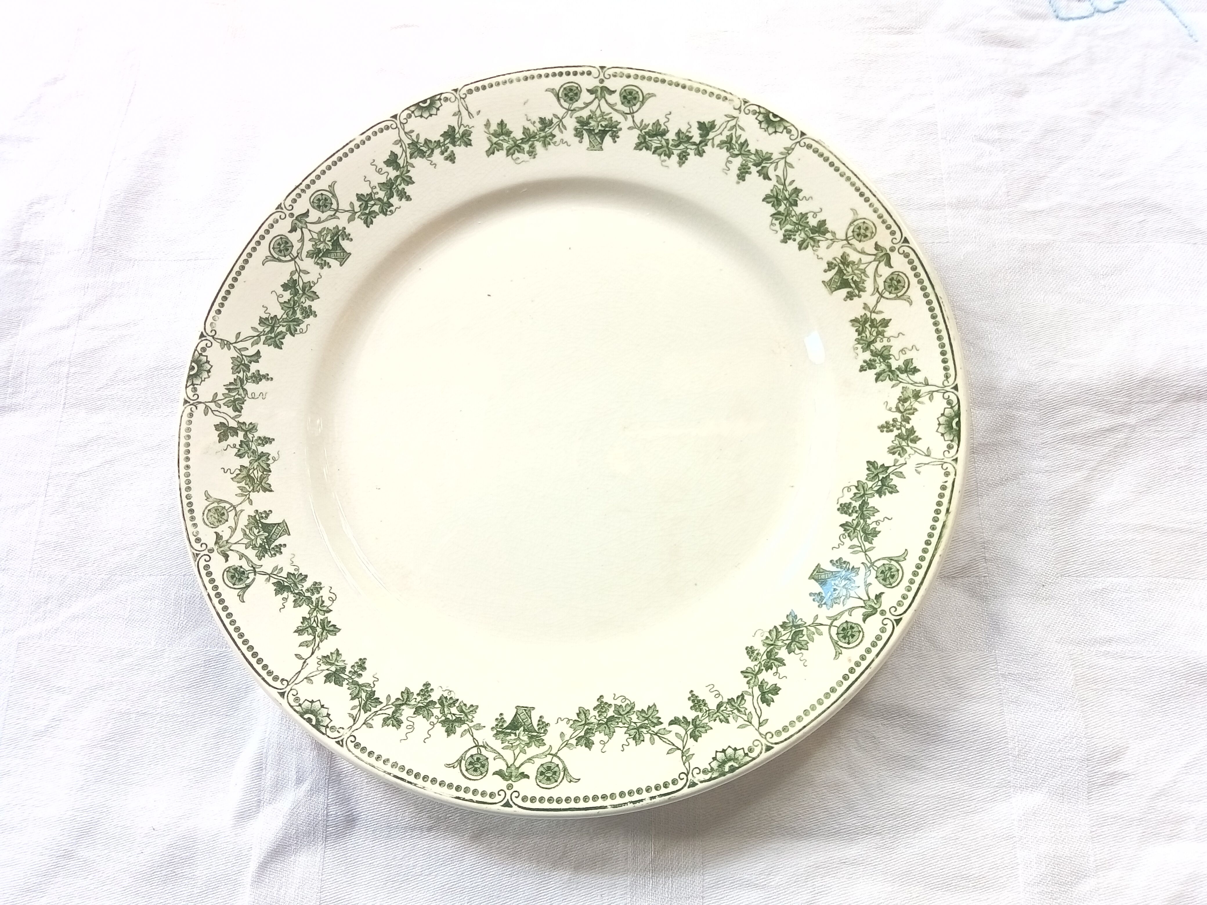 8 plates flat Champagne Salins