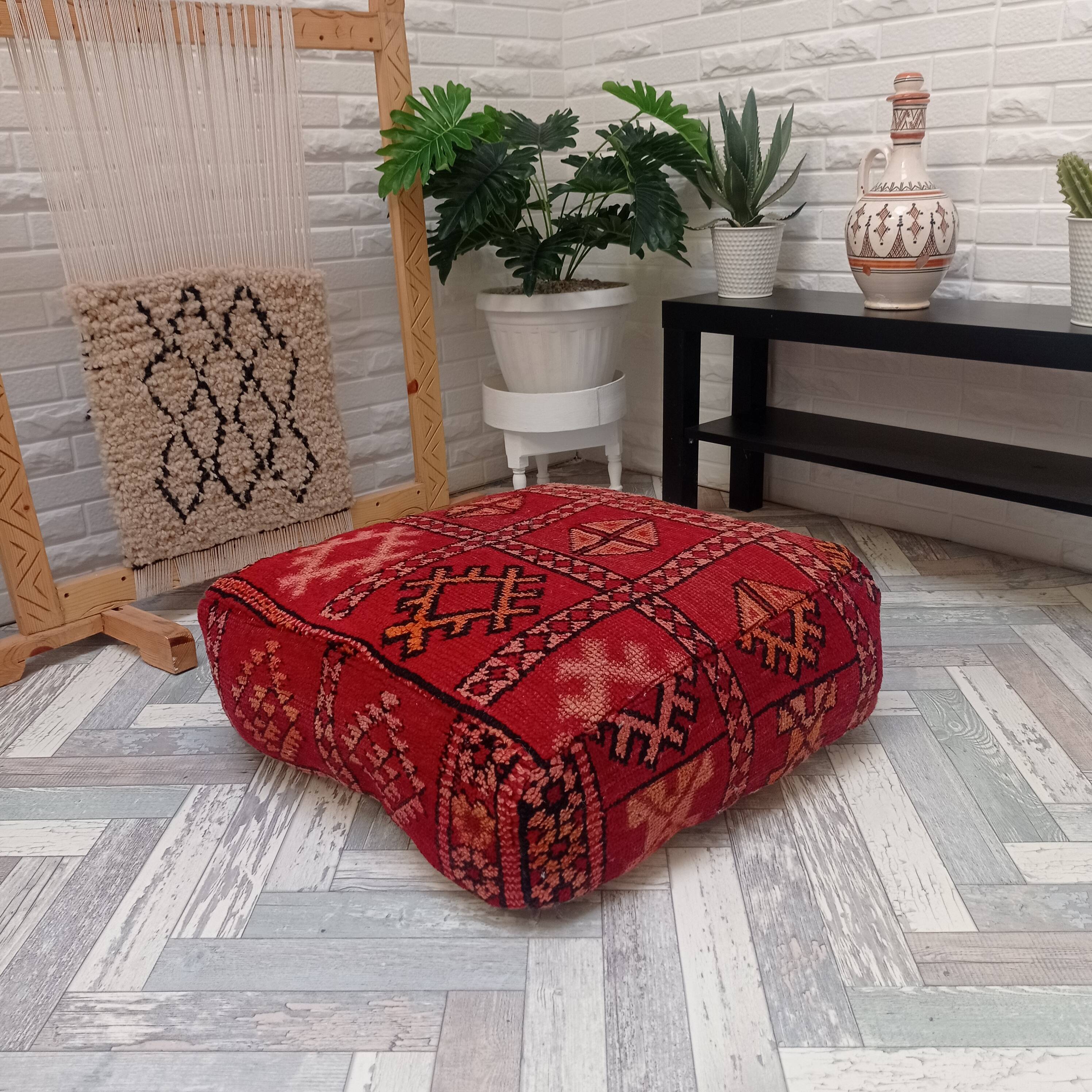 Handmade Berber pouf in wool 60 X 60 X 20 CM