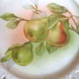 2 Decorative plates with openwork rim