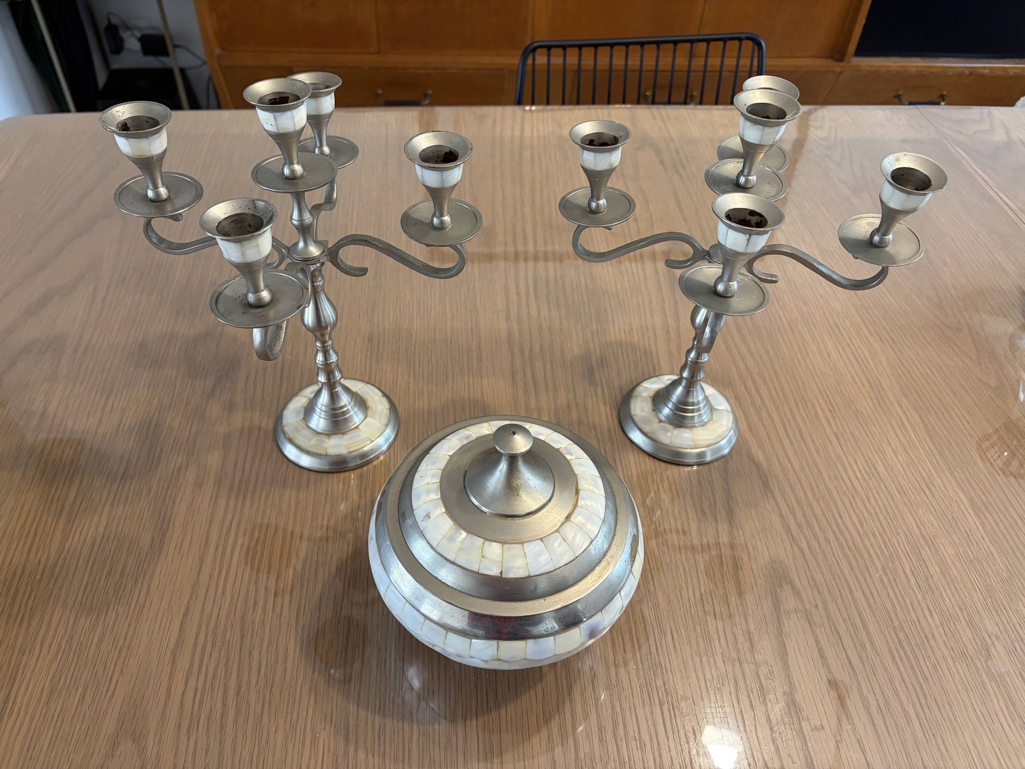 Bougeoirs et bonbonnière