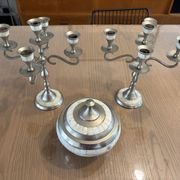 Bougeoirs et bonbonnière