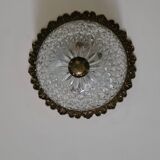 Plafonnier en verre ciselé et laiton