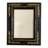 Painted wood glazed frame, to pose