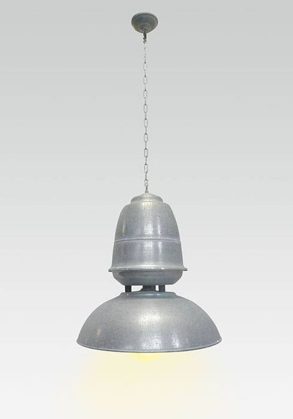 Lampe à suspension industrielle en zinc