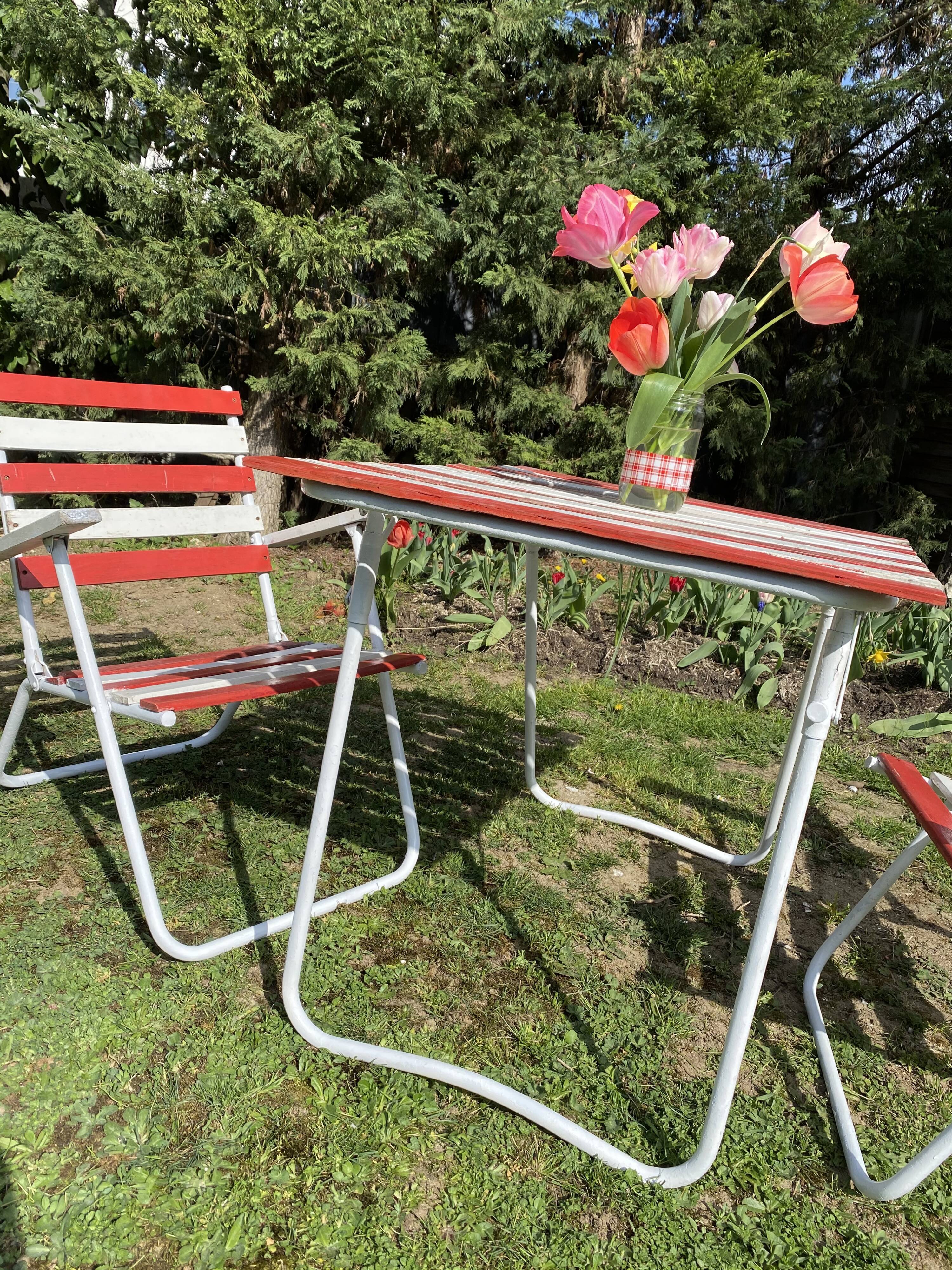 Former vintage garden lounge