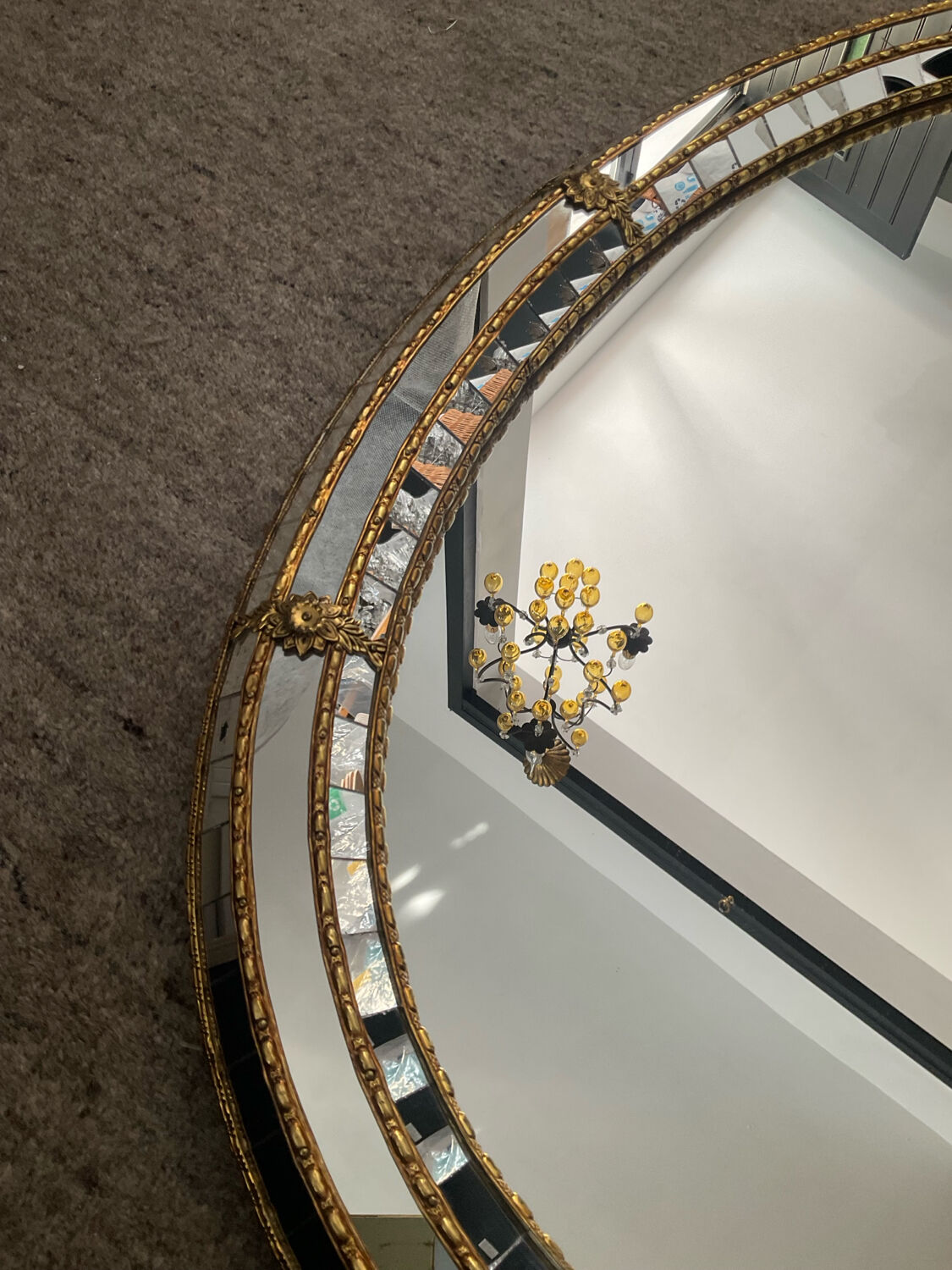 Vintage mirror in solid wood with brass and parcloses.