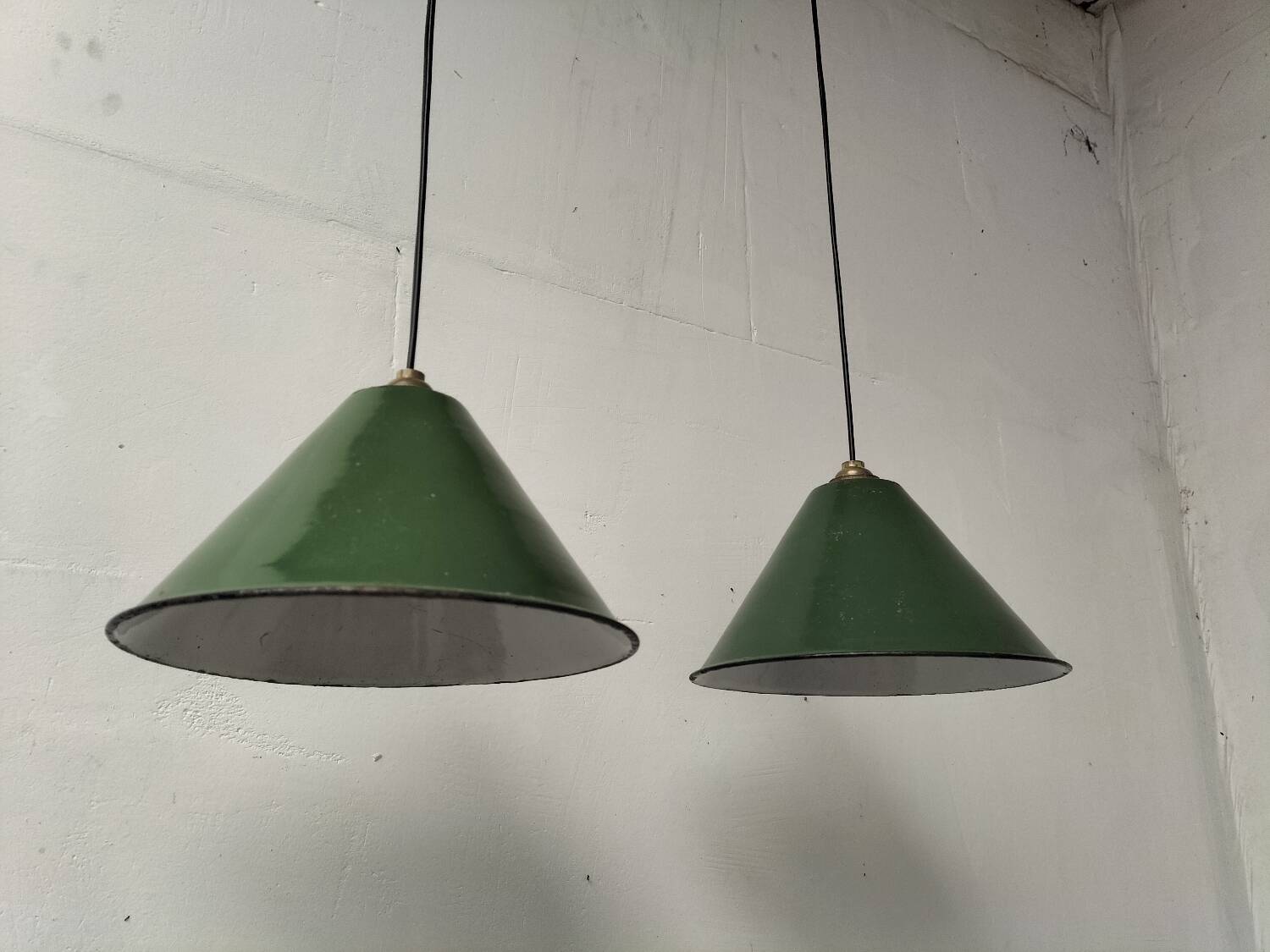 Enamelled cone suspensions