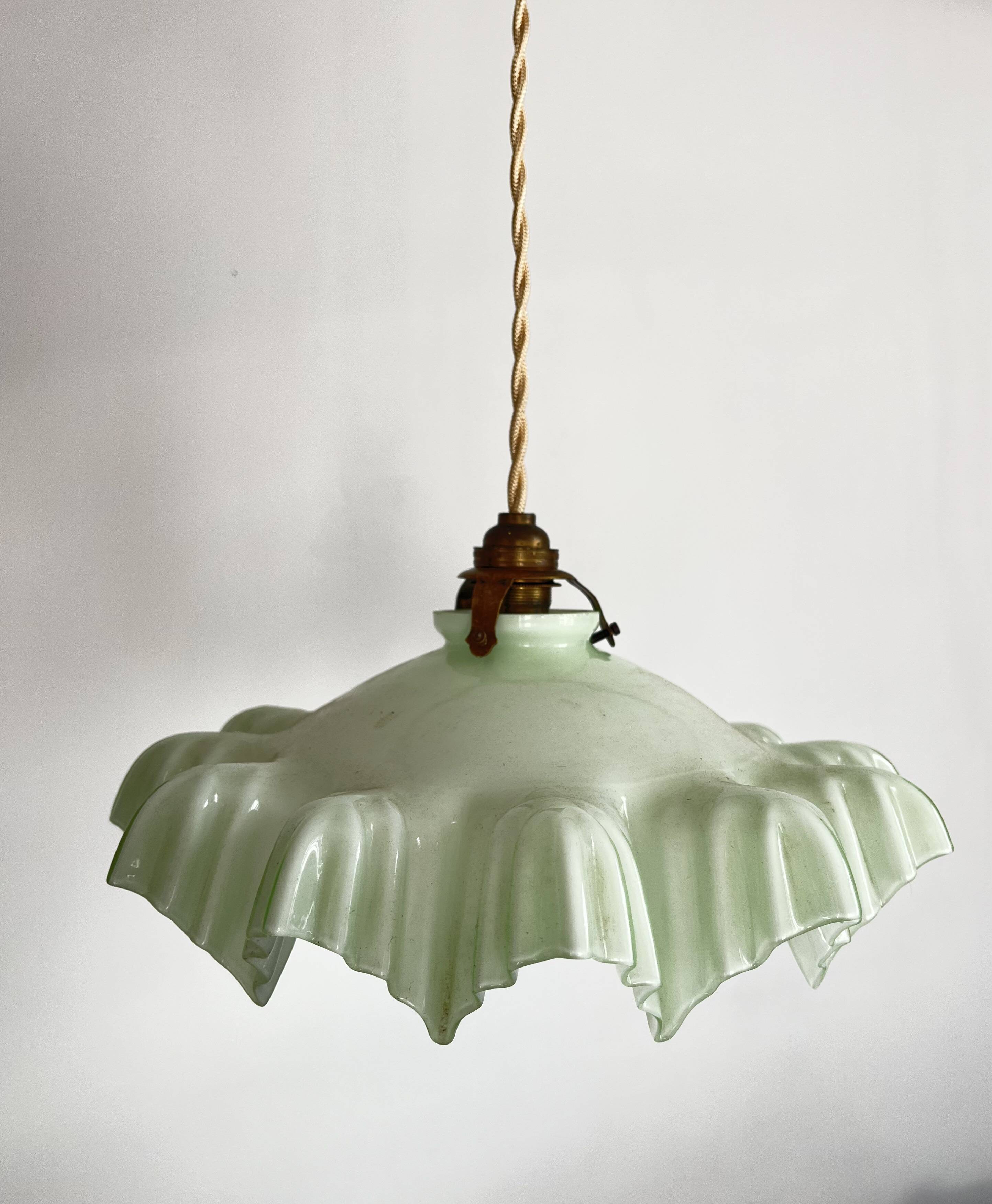 Opaline tray with light mint green ruffles