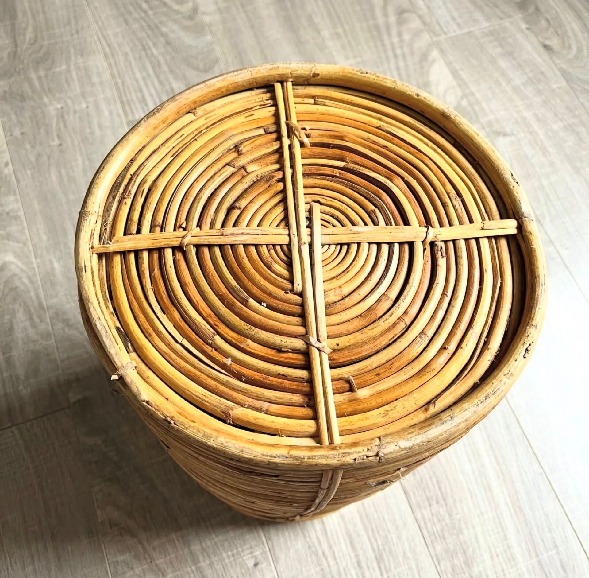 Porte parapluies vintage rotin laiton