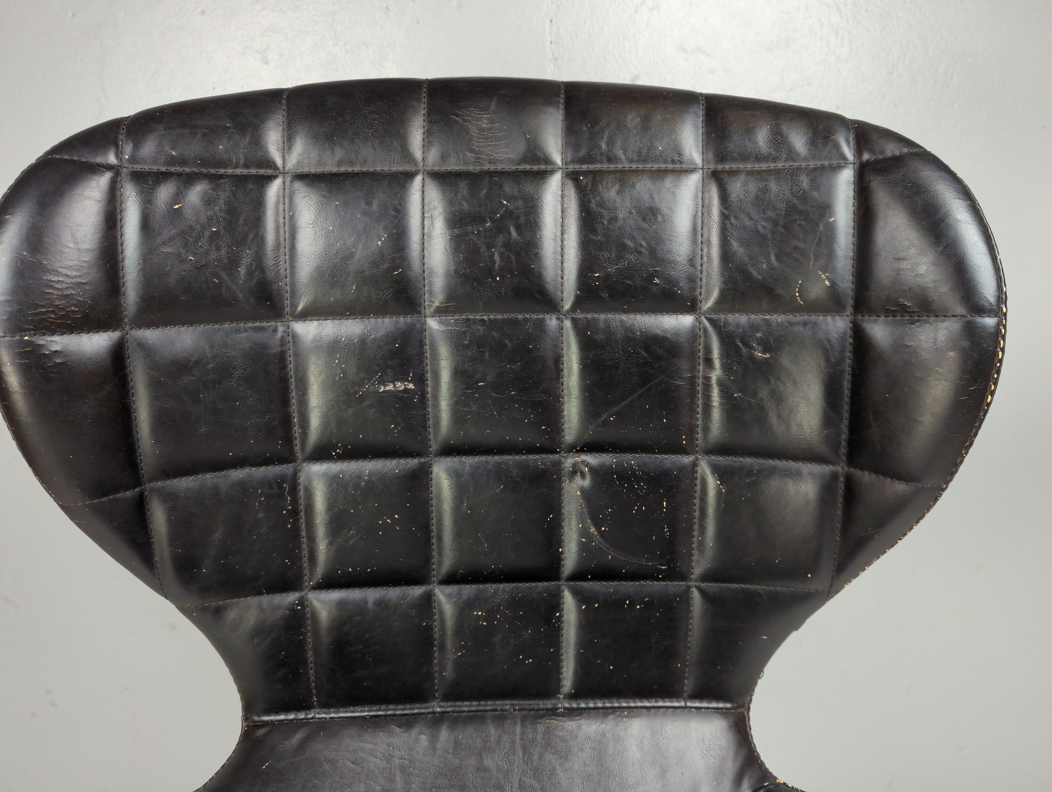 Zuiver black leather chair