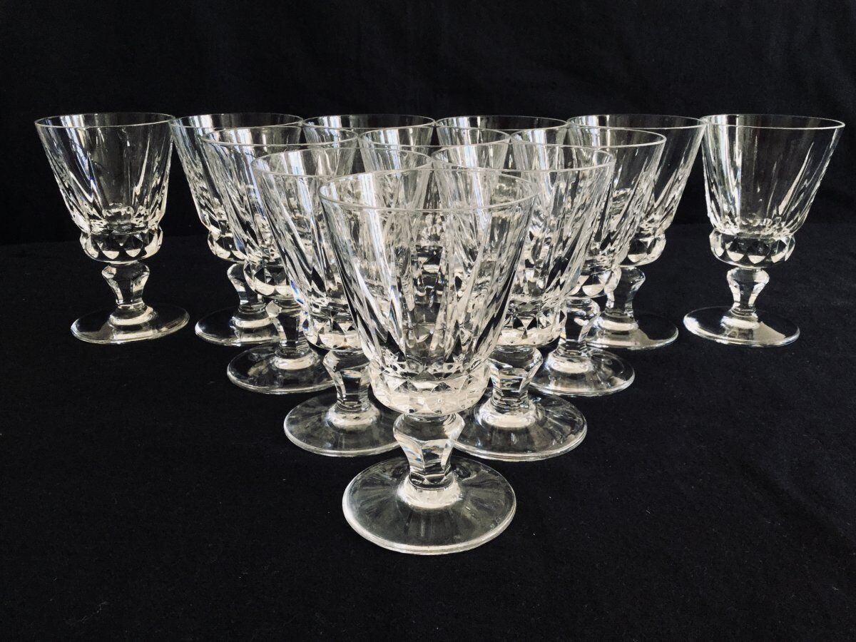 Set of 12 glasses of white wine in Crystal of Saint Louis model Guernsey