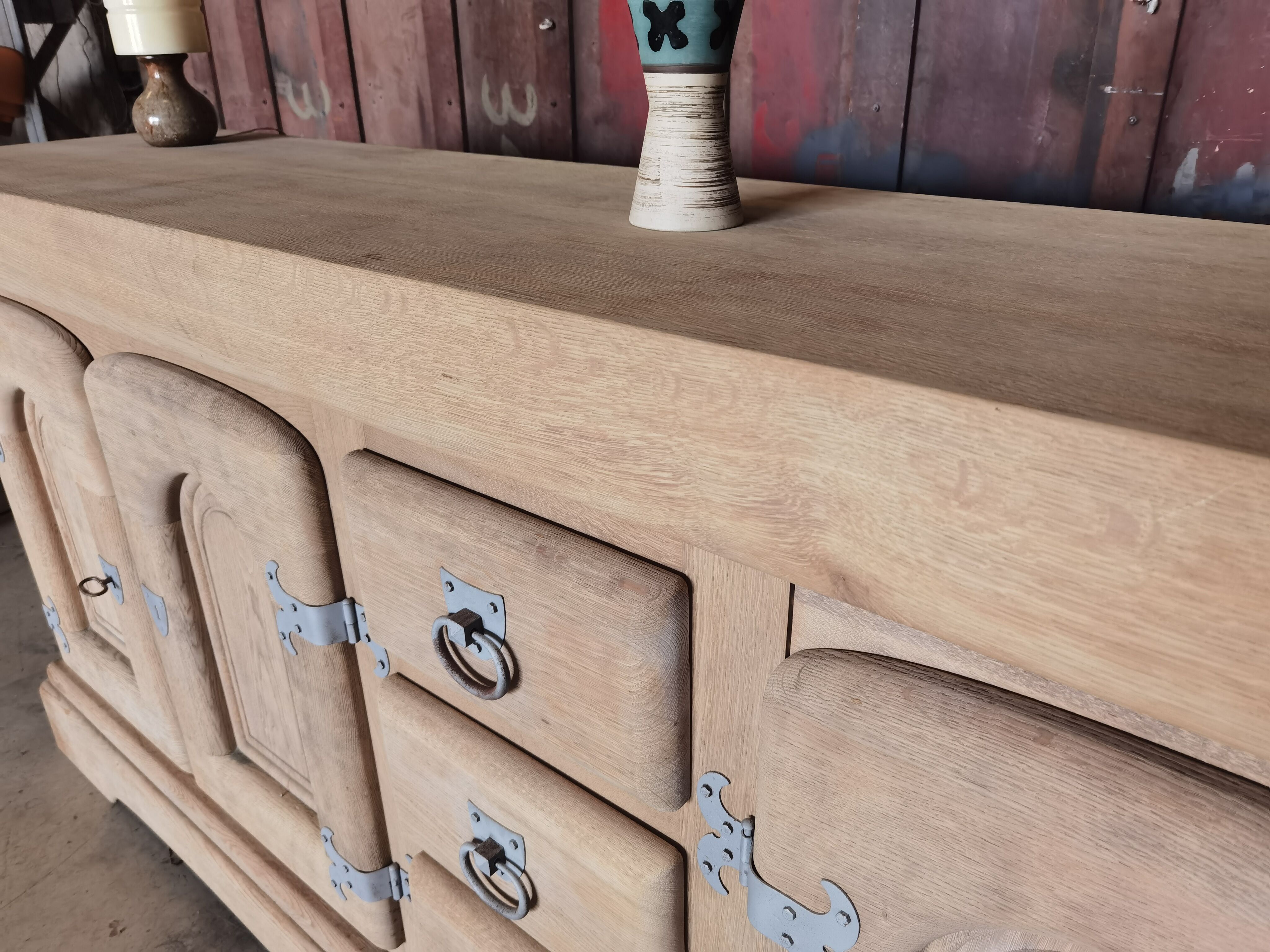 Crude massive buffet