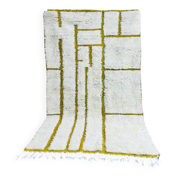 Beni Ourain Moroccan rug, handwoven, size 140/260 cm.
