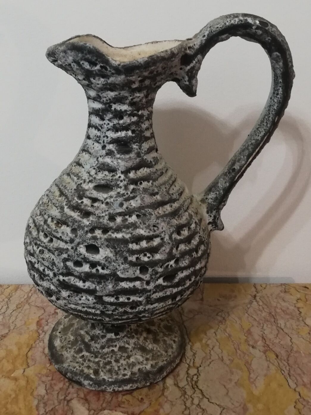Vase pitcher Le Vaucour Vallauris